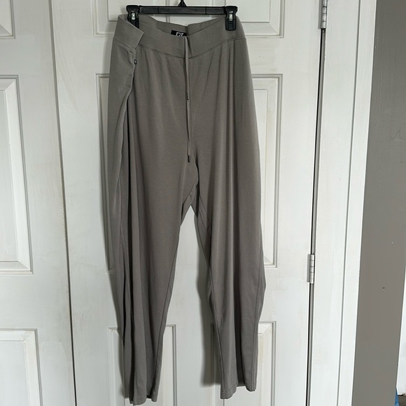 Cutter & Buck 2x Grey Sweatpants Mens - Picture 1 of 5